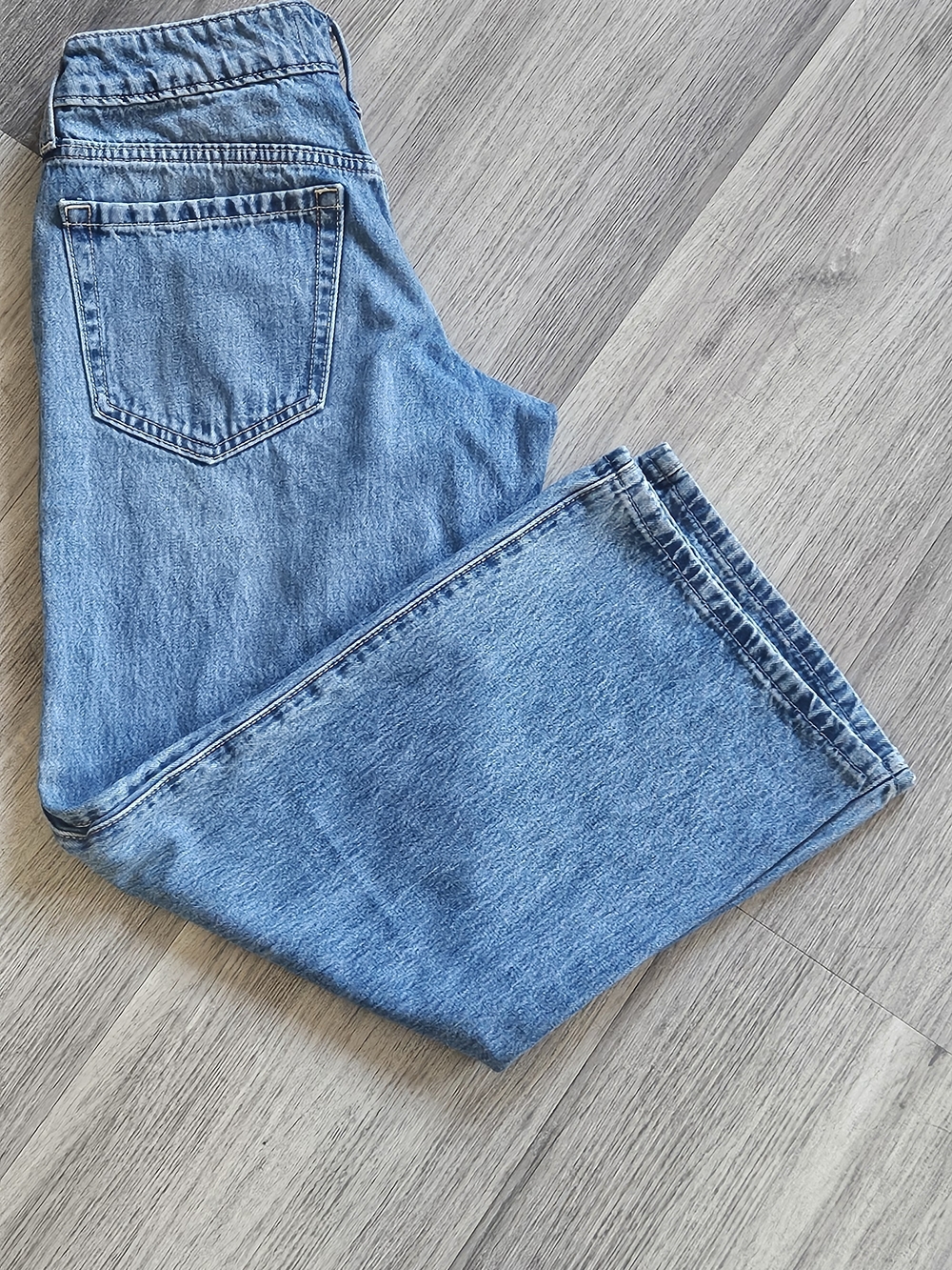 Hollister Low-Rise Baggy Blue Jeans